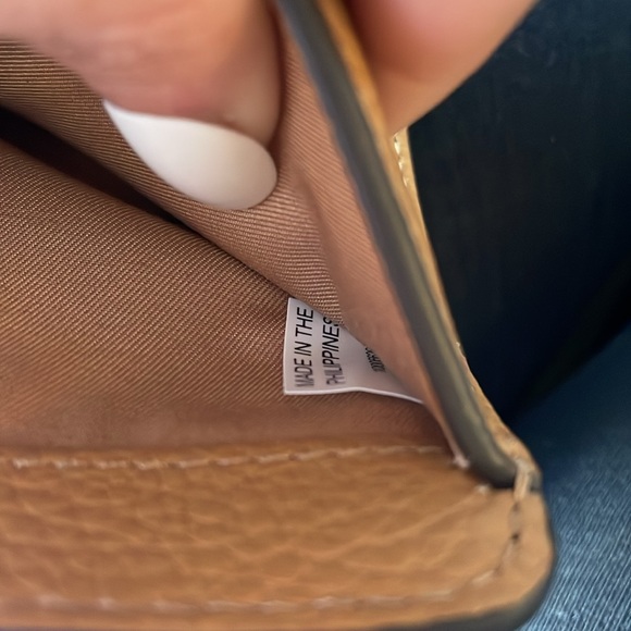 New, Britten bi fold tory burch wallet - Picture 12 of 13